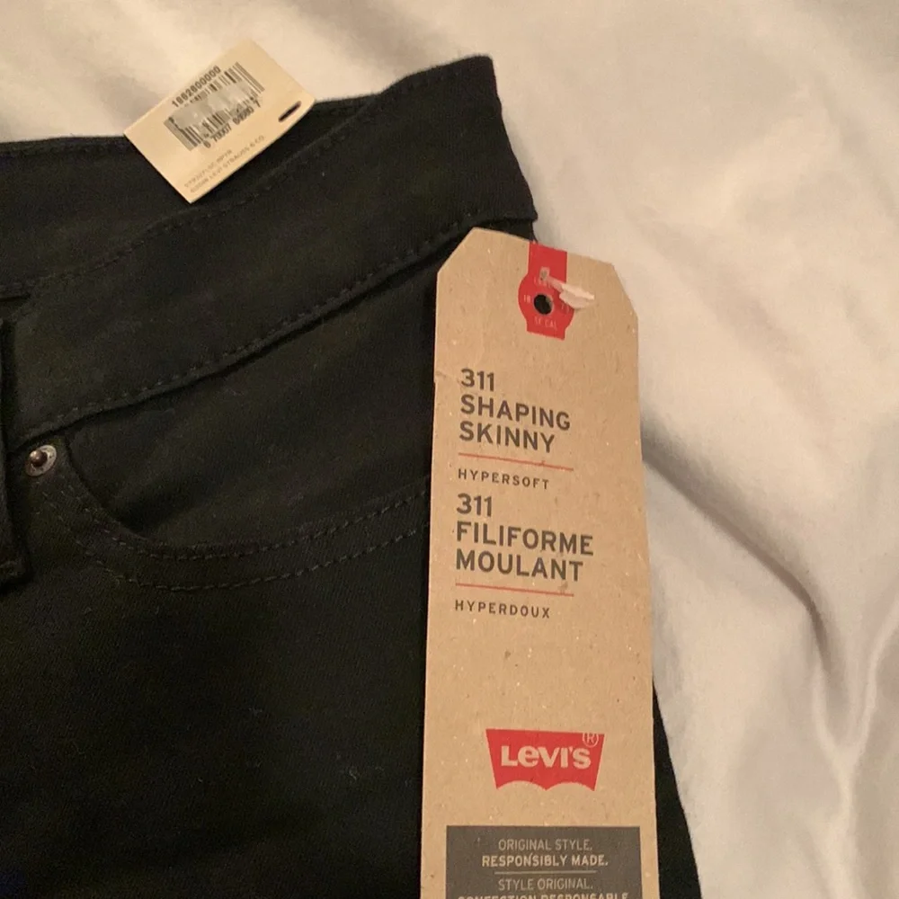 Levi’s 311 Shaping Skinny - Picture 5 of 7